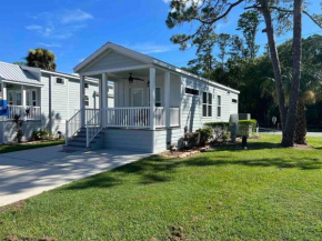 Lovelace Living - Mickey House